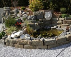 Teich Natursteineinfassung Teich mit Natursteineinfassung